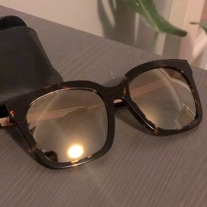 NWOT DIFF Bella sunglasses- never worn!